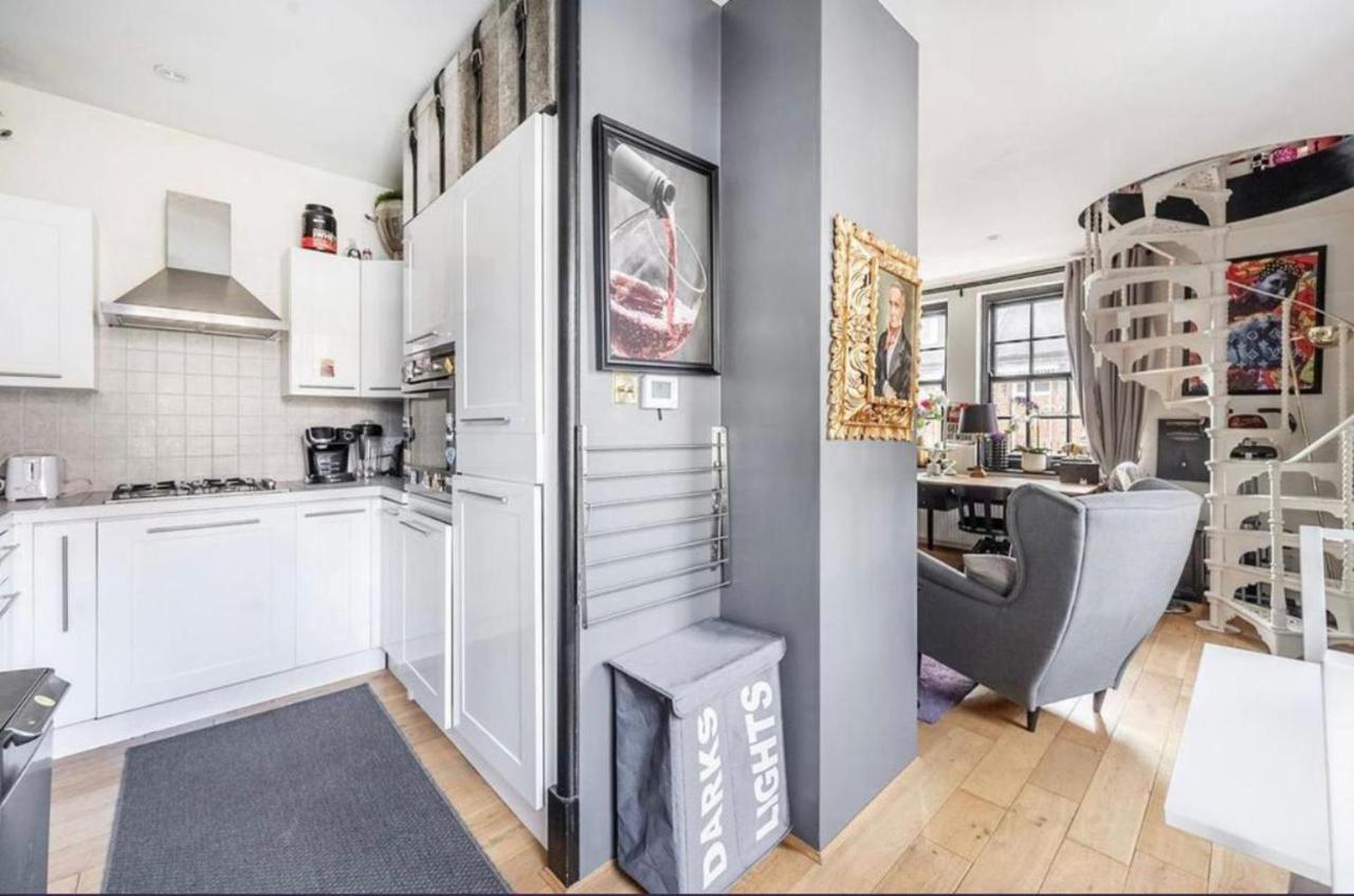 Unique Gem In Kensington Apartment