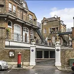 Unique Gem In Kensington