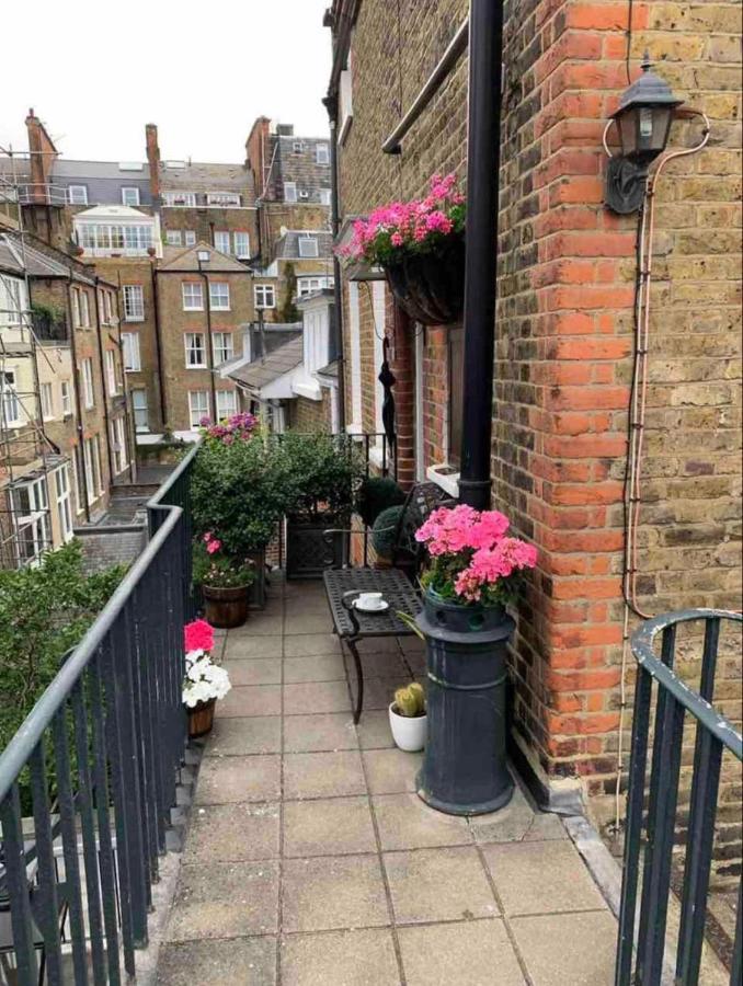 Unique Gem In Kensington Apartment *