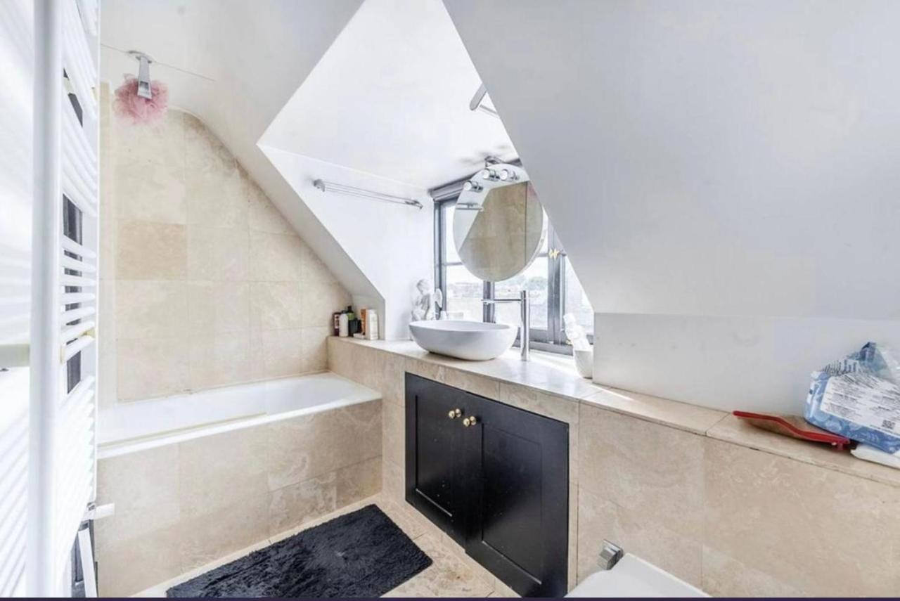 Unique Gem In Kensington Apartment London