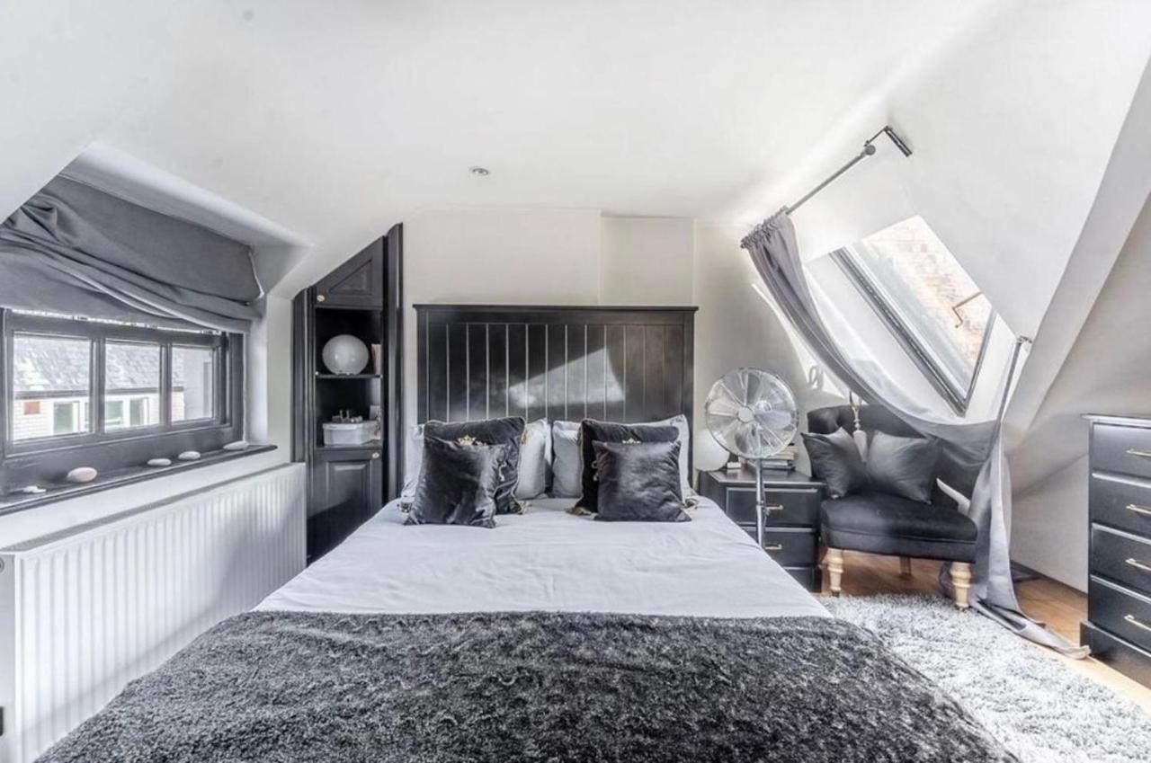 Unique Gem In Kensington Apartment *
